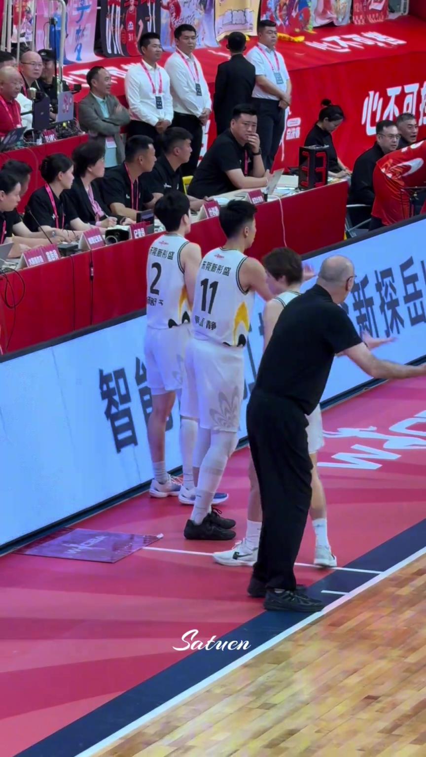 无奈的一家三口！绝望的教练，气疯了的皮总！